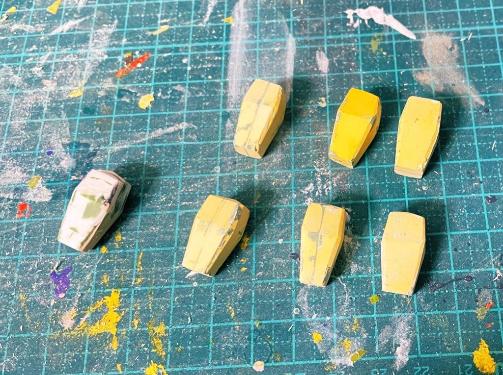 ▲メイスのヘッド部分。オリジナルをプラ板で作成しポリパテで複製しました。