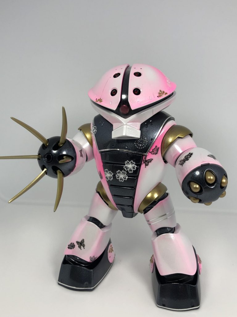 アッガイ　この子は本当は滲み出し塗装挑戦したのですが見事に失敗　塗装ハゲが激しくネイルシール、ラインテープ等でごまかしました💦テーマはギャルに変更ラメラメ仕上げ