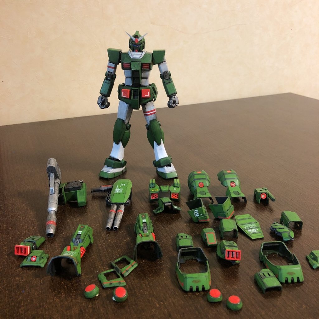 脱いでみました。アーマーと中身でオリーブの色味変えています。オリーブ系3色プラスフィルタリングで色々な表情を見せてくれます。