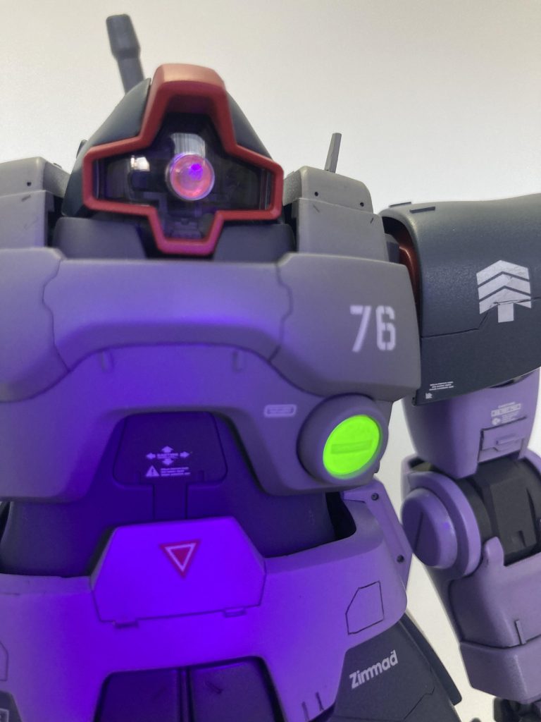 一応センサーや拡散ビーム砲は蛍光カラーを仕込んであります。