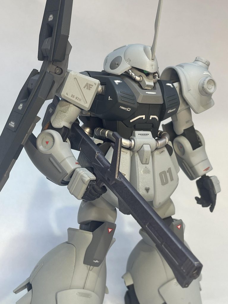 当初マラサイはエゥーゴに搬入予定だったとかそんな設定だったはずなので、武装もクレイバズーカに変更。前々回ディジェを制作した際に武装にもこだわった方が面白いと学びました。