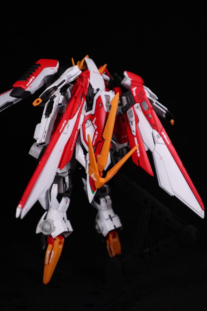 前後。軸となるイージスナイトはほぼそのまま使用。ちょっとした装備替えみたいなイメージで作ってます。パーツ合わせたら思いの外バランス良かったのでSDパーツは加工無しで。武装。