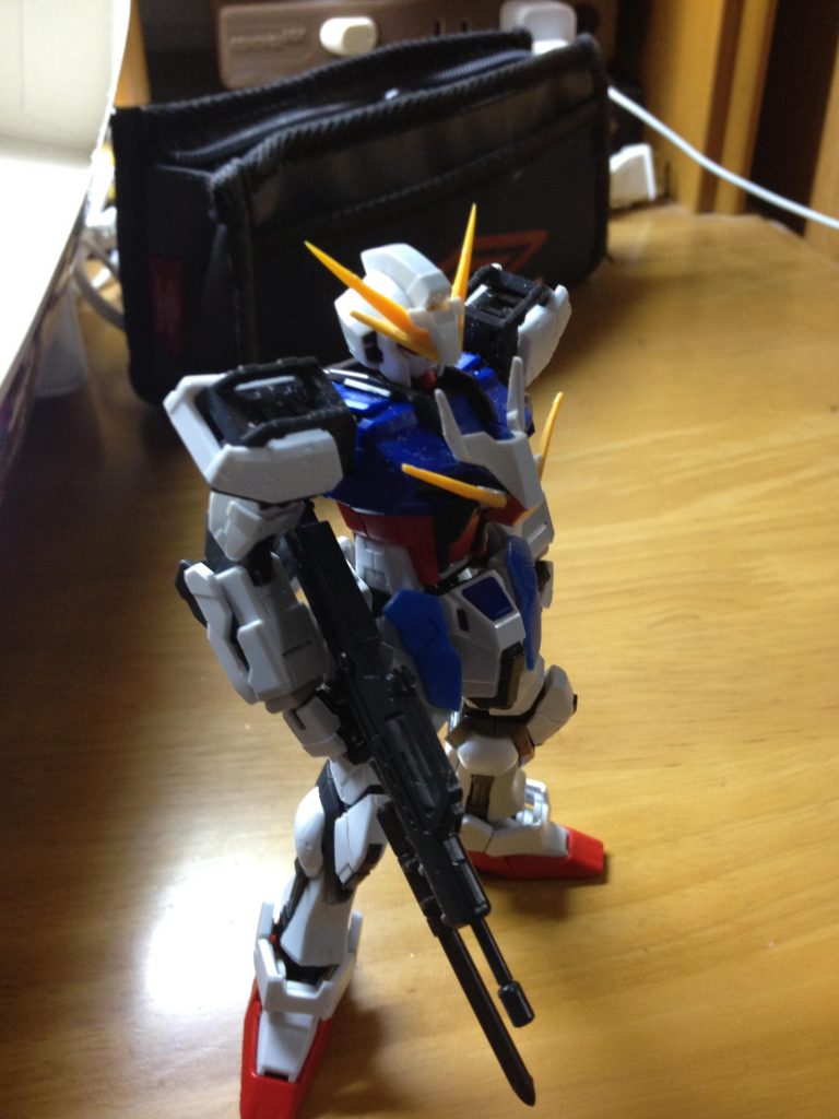 追加装備パージ。肩の装備は無改造で装着できるのがこだわり。