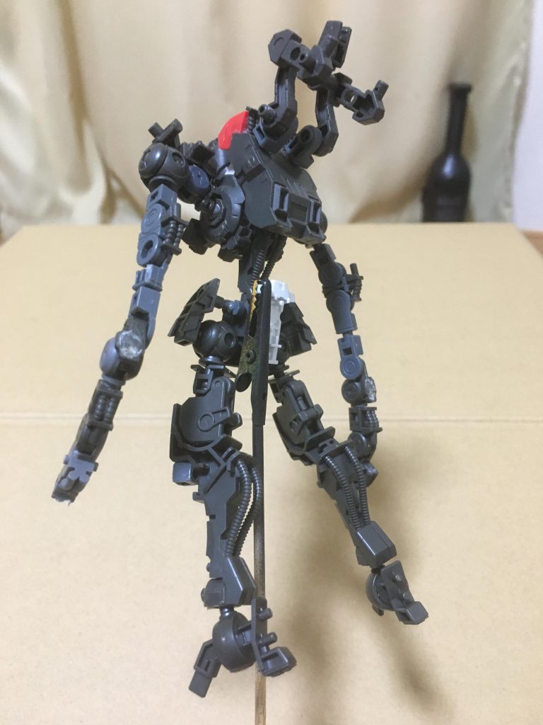 フレームのみのボティスです。コンセプトとしてナタクとかヴァサーゴみたいに腕が伸びる機体を目指しました