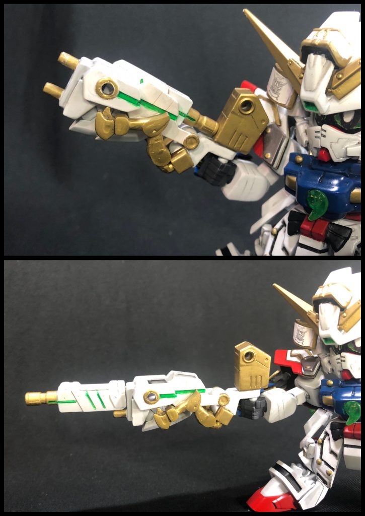 [閃光電撃銃](ビームスタンガン)閃光丸が開発した、電撃を放つ銃。魔星に操られている兵士を電撃によって無力化する(動きを止める)事で、洗脳を解きやすくする。後に改修され、変形させる事で光の闘気を撃ち出す[閃光弾](シャイニングショット)による遠距離攻撃でも洗脳を解けるようになった。元ネタは、BB戦士132番シャイニングガンダムに付属していたオリジナル装備ビームスタンガンです。いやビームスタンガンってなんやねん⁉︎(実際に護身用としてあったらしいのですが、詳しくはわかりませんでした)(；´Д`Aオリジナルのギミックとして、遠距離狙撃モードを搭載してみました。(本当は隙間埋め用のパーツで見立てているだけですがw)