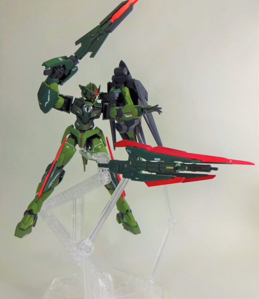 武装②「サテライトビット」刹那用に開発されていたGNソードビットでは扱いが難しいので機能を簡略化しつつ大型化、搭載数も二基にして機能を詰め込み多機能化させた。基本的に本機の周囲に展開して砲撃や刺突を行う他、両手に持つことでも通常の銃剣として扱うことができる。