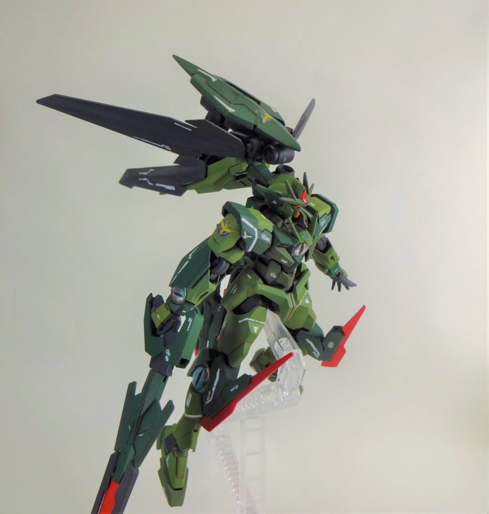 GNシールドを後方に移動、展開することで粒子の消費を抑える長距離巡航形態になる。また、この状態での戦闘時にはGNステルスフィールドを発生させるなどの多機能デバイスとしての役割も持つ。ただし、この形態でのクアンタムバーストの併用はできない。