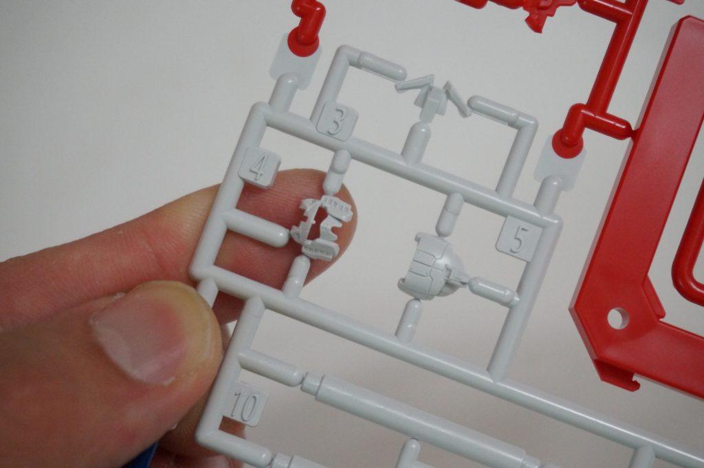 こんなに小さいのにしっかりと分割して作られているのがすごい。モールドもくっきりはっきりです。