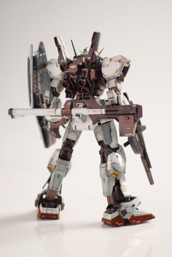 RGのガンダムMk2は、とてもお気に入りでHGやMGを持ってはいますが、やっぱりRGいいなぁ、ってなってます。HGやMGは、フルアーマーにしようかなぁ・・・