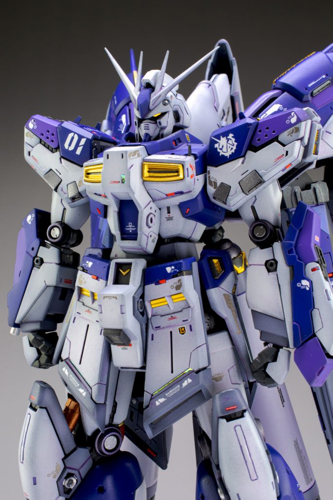 カメラアイはリアリスティックデカールを使っています。センサー系は「HIQミラージュグリーンシール」