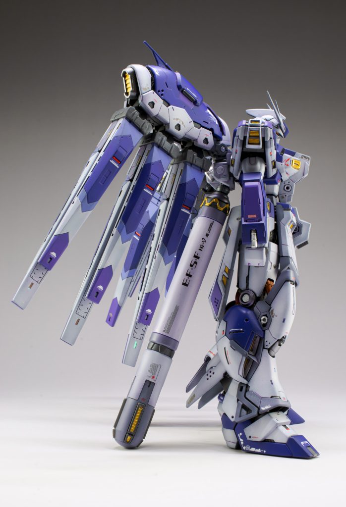 デカールは「ガンダムデカールMG Hi-νガンダム」「HIQ RBコーション」「ベルテクス システムマーキング」「グッドマークデカール GMlineデカール」を使っています。