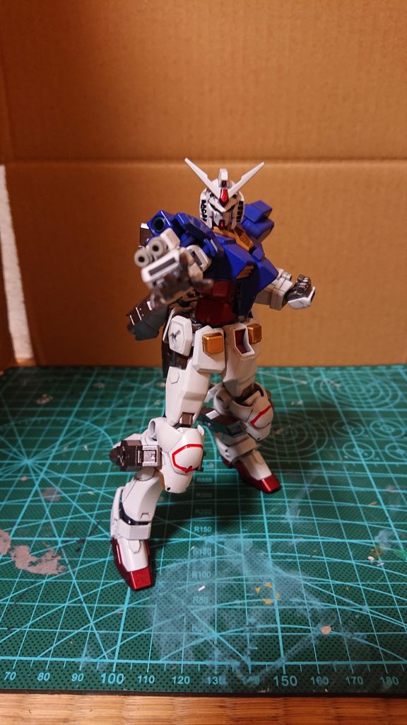 また、機体の速度が一定以上に到達する、もしくは操縦者の想いを汲み取った場合、本機は特殊なオーラを身に纏う。所謂、Iフィールドに似た其れは、対ビーム性能が高まる他、ミキシング元にしたビルドバーニングガンダムの両手足によってコントロールされ、攻防に置ける様々な要素に用いられる。