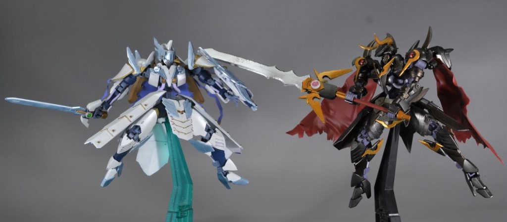 せっかく2体作ったので、対決っぽい雰囲気で。