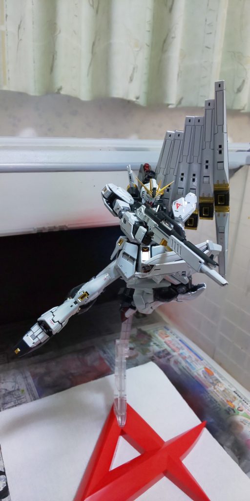 RGνガンダム～チタニウムフィニッシュ!–2枚目/制作者：てつ・ふぃーと