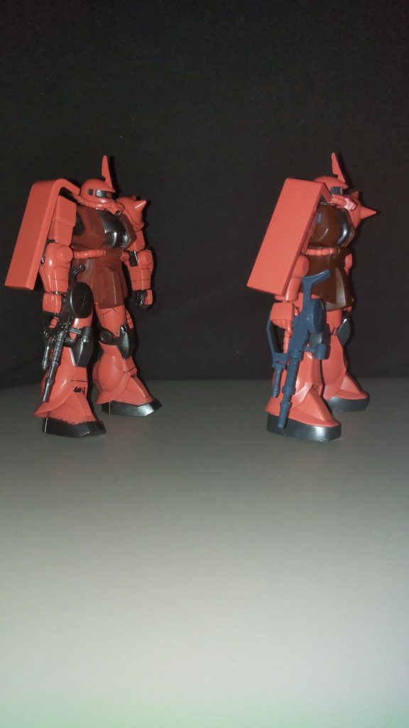 HGは、素組です。FGは、塗装をしています。