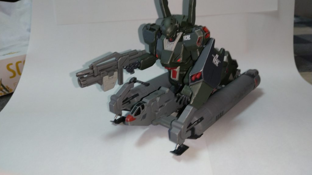 護衛隊仕様ジェガンと94ベスジャバです。