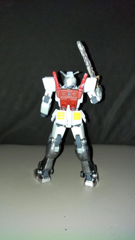 剣は、ランナーで造ったのですがまた、問題がマントどうしよう…ランドセルとサーベルを赤く塗装しました。尊敬する安彦良和先生へrespect to yoshikazu yasuhikofrom toraG