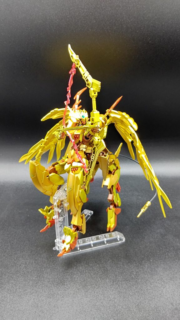 金色を3色使い誰でも考えそうなネタを自分のイメージで作りました。