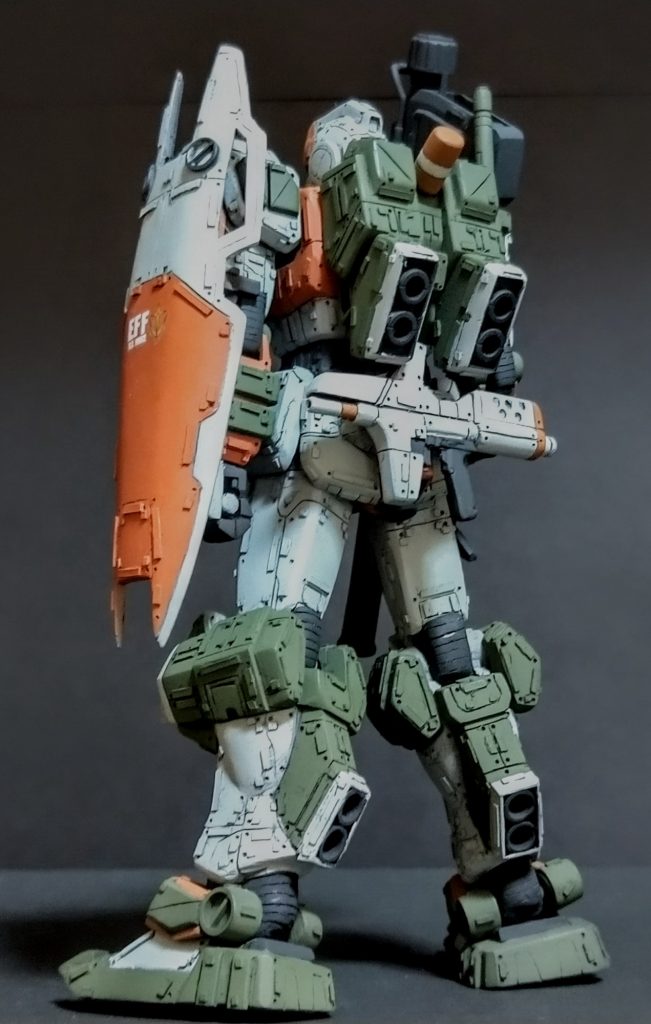 かなり苦労しましたが独特の形状脚部のホバーユニットもバランス良くできたと思います！