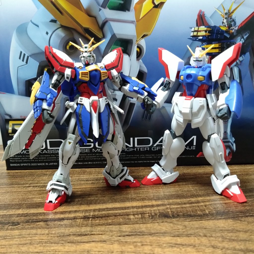 HGシャイニングとツーショット。個人的には抱っこさせたいのですが、ちょいシャイニングをスマートに改造しないと厳しそうですね💦