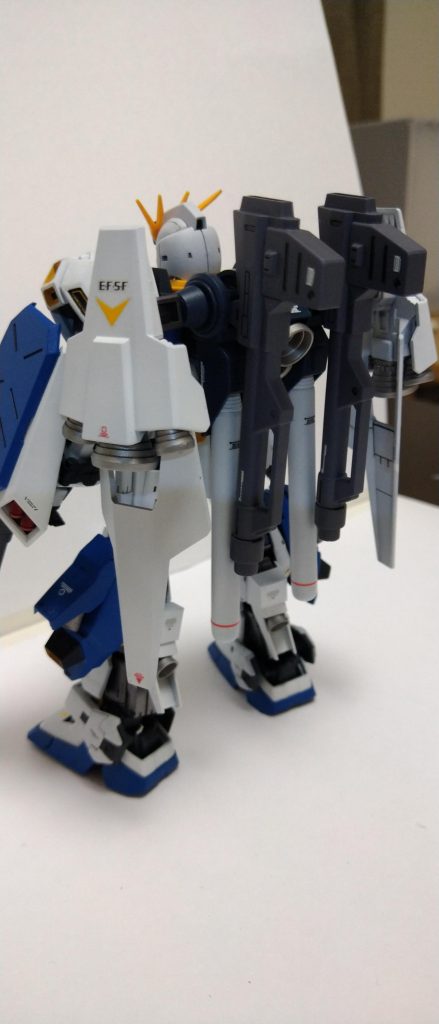 バックパックはリゼルの部品やジャンクパーツ、プラ板で製作しました。