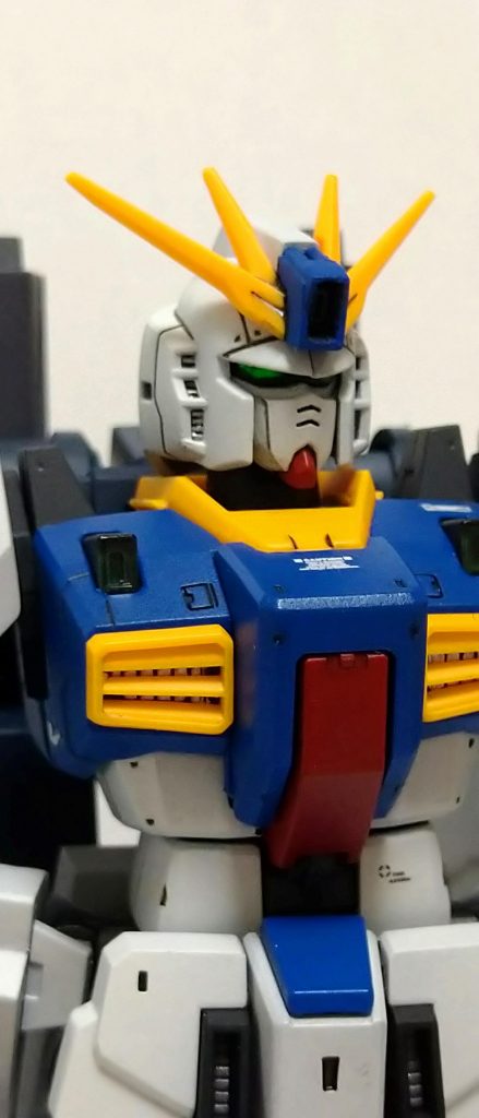 頭部アップ。ハイメガキャノンはビルダーズパーツのメカディティールにνガンダムのアンテナです。