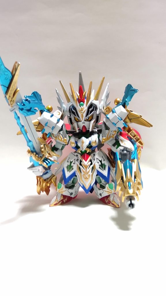 半覚醒状態双竜装　ナイトストライクガンダムサンシャイングラスパードラゴンとの絆が深まり、力を半分引き出せるようになった姿。２つの装備を同時に装着できるようになる。(ソード＆ランチャー)