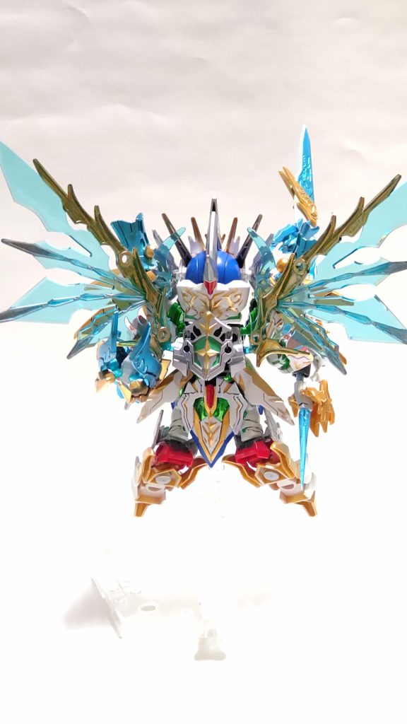 覚醒状態聖竜装　ナイトストライクガンダム(パーフェクトストライク)サンシャイングラスパードラゴンとの絆が最高潮になり、一心同体して覚醒した姿。風・水・火の魔法に加えて、光魔法も使えるようになった。