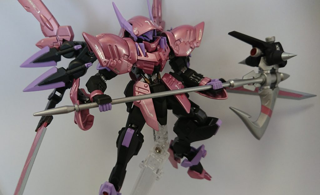 ジェット噴出するハンマー系が好きなので作ってみました簡単な塗装と改造しか出来ませんけど次も気になる機体があれば作ってみたいですねガンプラ楽しい…