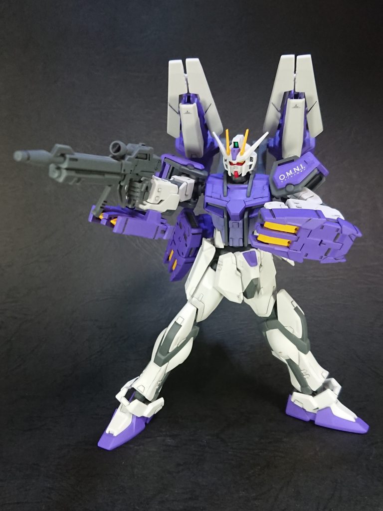 カラーリングはスタンガン→電気→稲妻を連想させる配色として紫と黄色の組み合わせにしています。