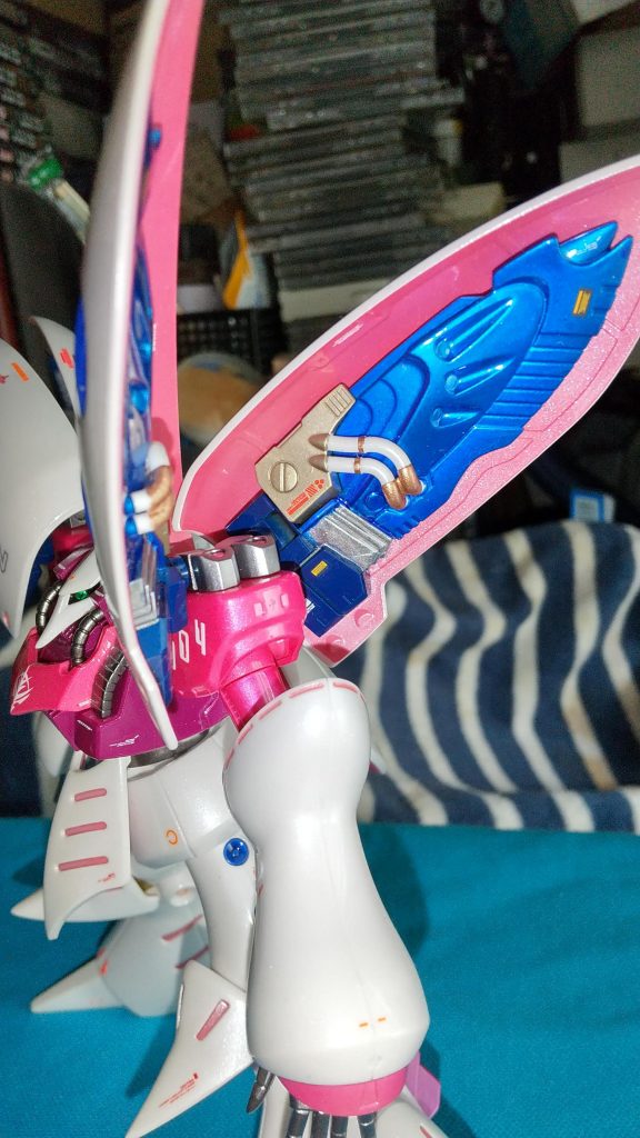 肩の004とバインダー内メカ部塗装