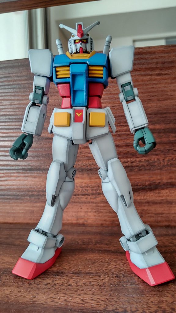 塗装が厚塗りだったのか？、胸部パーツが完全に閉じなくなってしまいました。