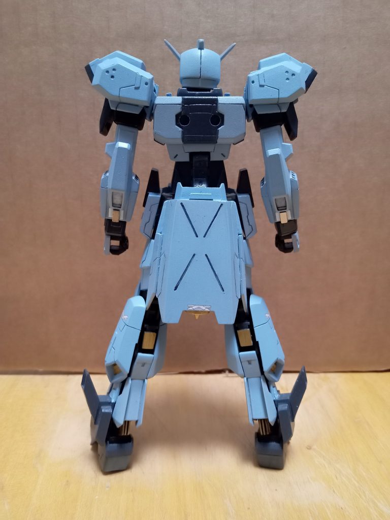 素体で後ろから。