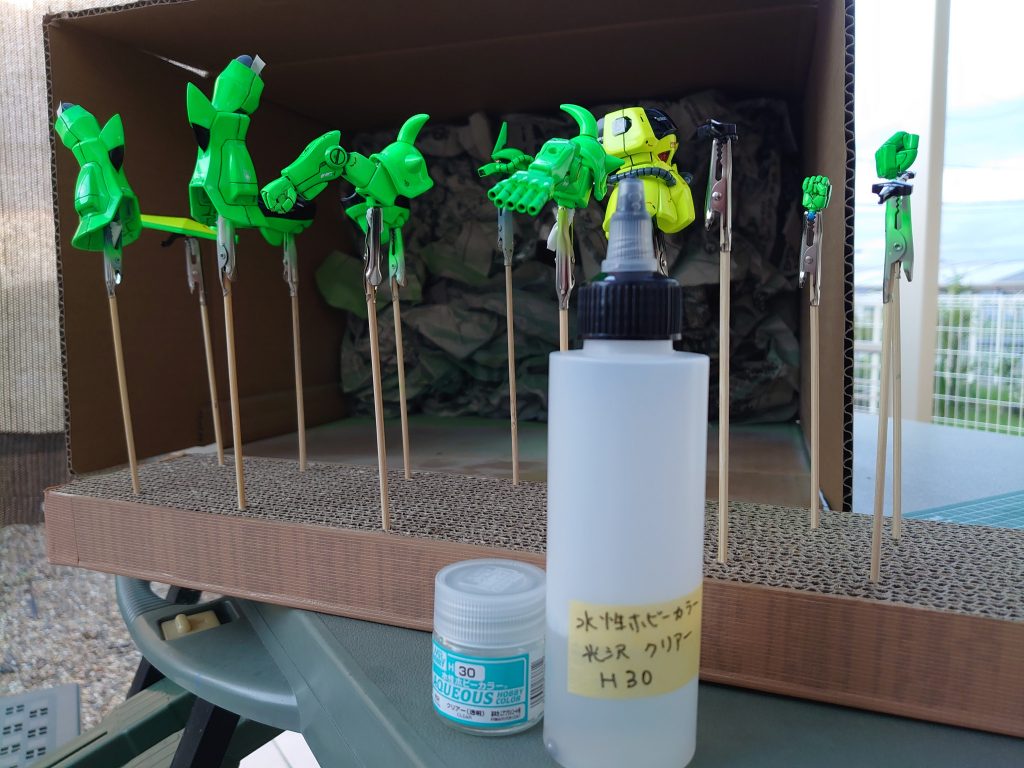 光沢クリアーでトップコート。