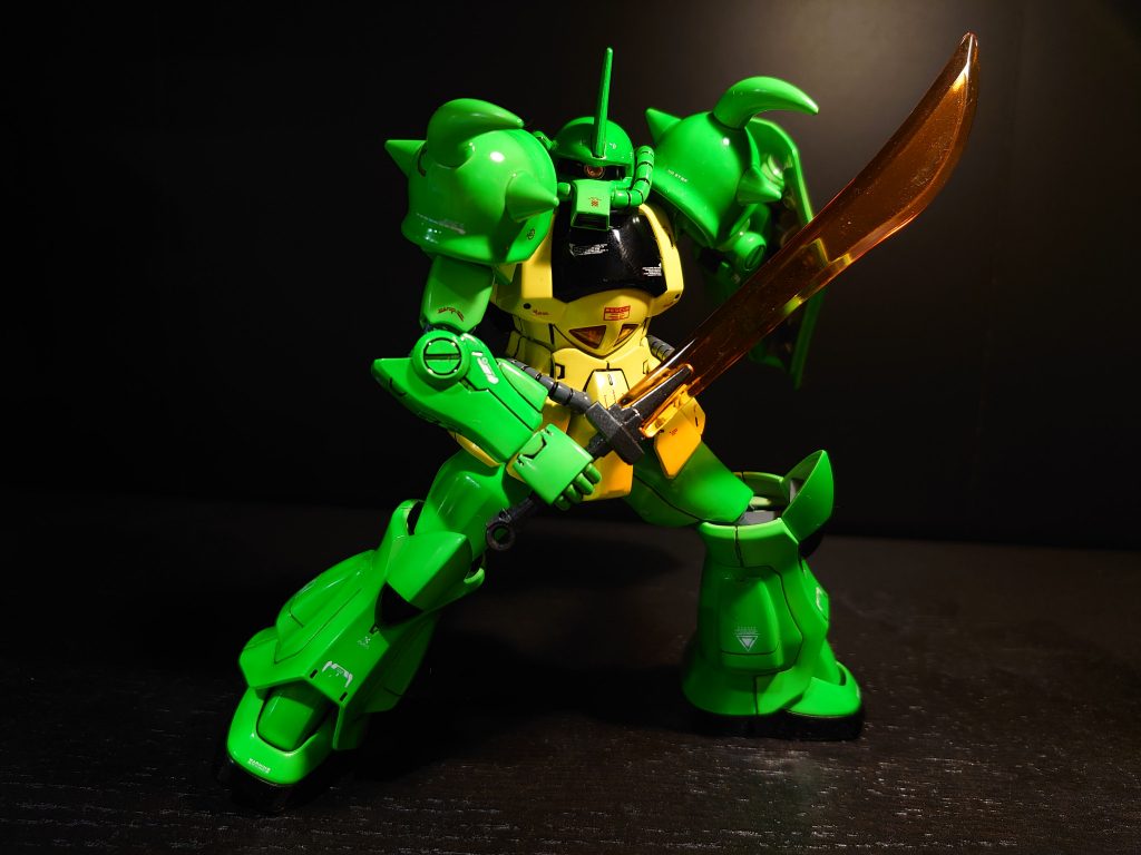 サーベルのポージングも気に入ってます。