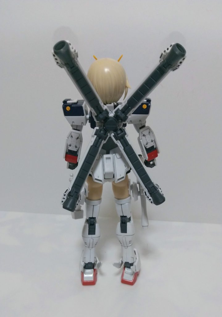 後ろはこんな感じ。クロスボーンガンダムの胸部とスティレットの胴部は無改造で差し込んでいるだけです。