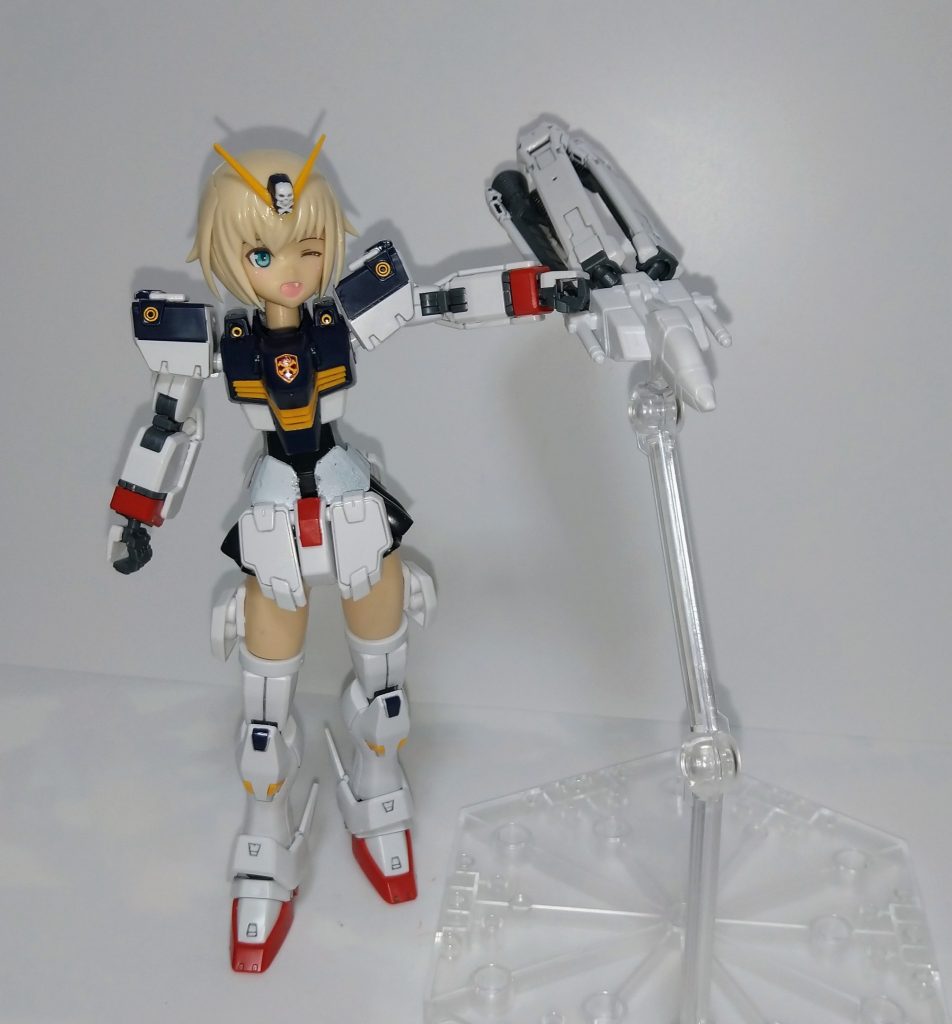 サポートメカ的な存在なコアファイターと分離可能というオリジナル設定。最初はコアファイターに跨がらせようとも思ったのですが、レギュレーションに配慮して自粛しました。背中に3mmの穴が一つ開いてるので他のキットの装備も使えそうです。今回はこれで終わろうと思います。最後まで見ていただきありがとうございました!