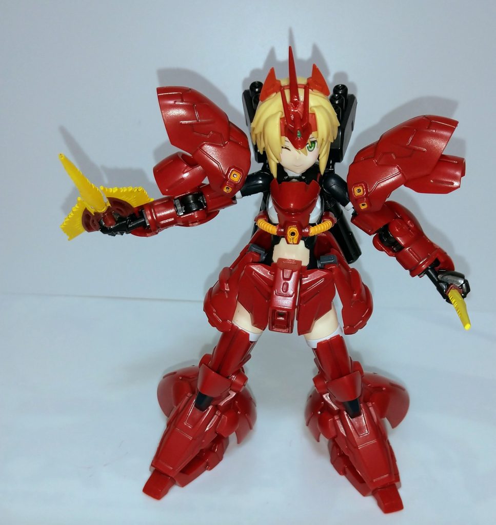 これより適当にアクションポーズ。ビームサーベルが欲しかったのですが、正規のやつはプレバンでの販売は終了しており、あってもボッタクリ価格なので断念。代わりに別の食玩のヤツを使ってみました。大佐「アムロ!新しいガンダムで早く私を止めに来い!」ギュネイ「大佐!なぜファンネルを使わなのですかっ!!」大佐(……外れないのだよ)