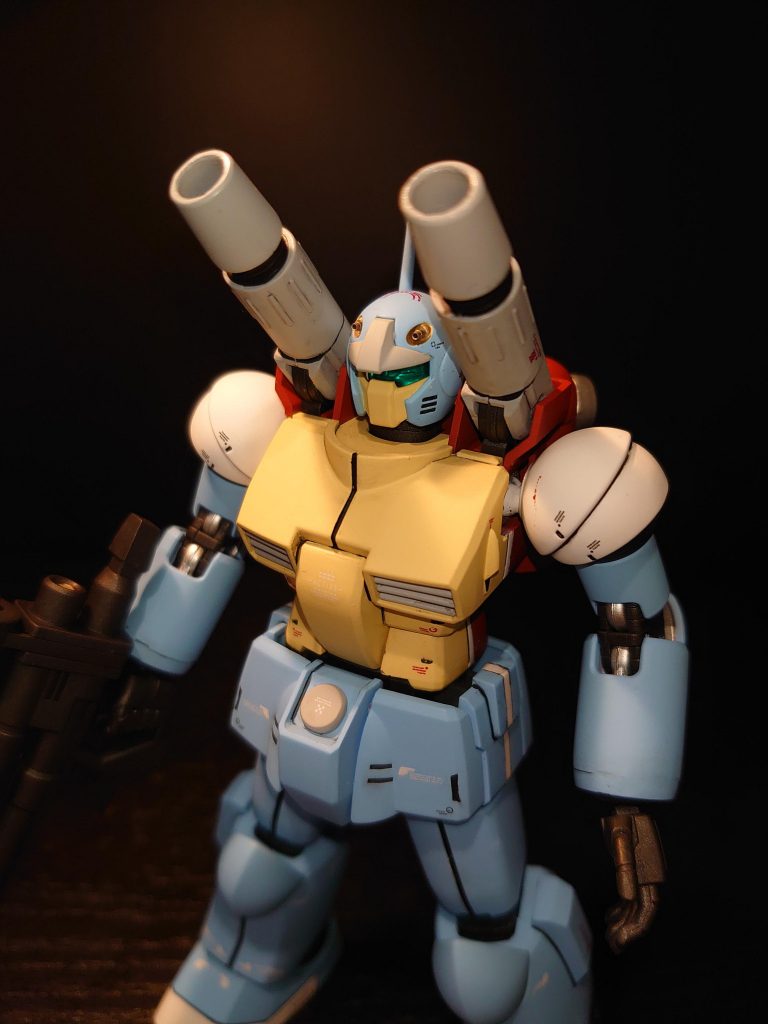 胴体サイド部分にスジボリ&色分け。スジボリが本当に難しいです。今後はちゃんとガイドテープとかを利用するようにします。