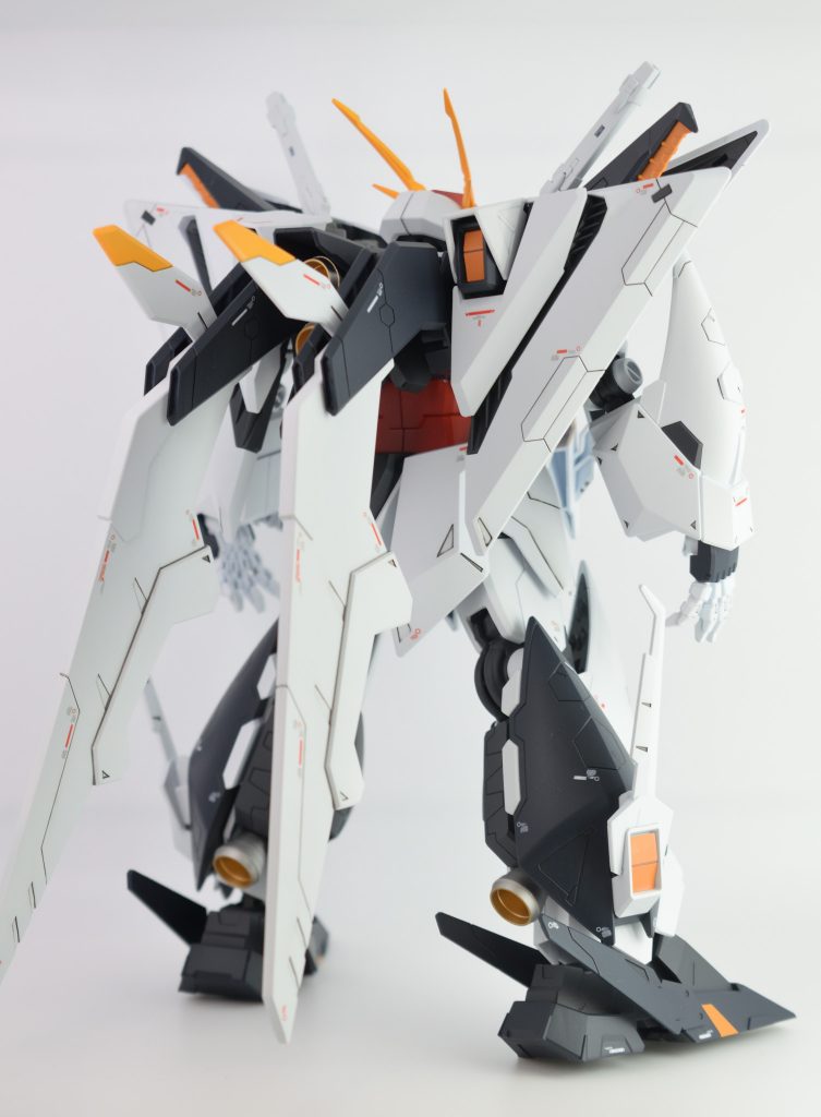 ウイングの合わせ目処理していますが、挟み込みタイプで中々苦労しました( ﾟдﾟ)