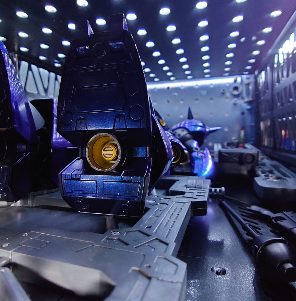 装甲装着完了。