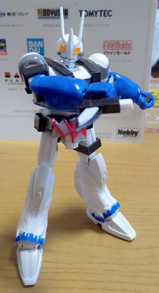 エターナルエッジもプラ板で再現し、こちらもメモリの取り付け可能です。