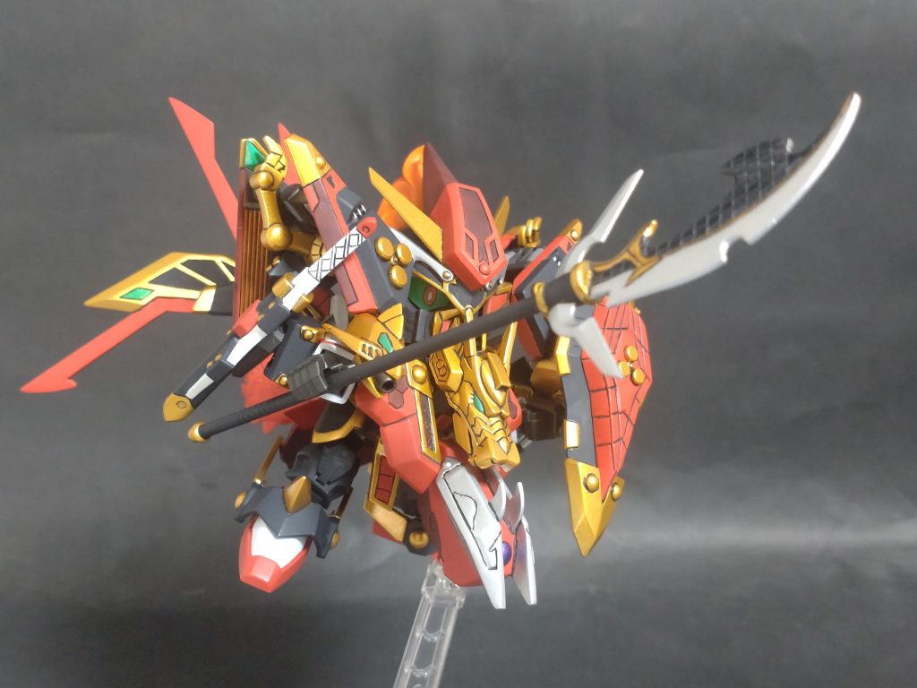 ・武者 悪出伊亜バラバラに分解した非道羅の羽織を纏うことで、大出伊亜は武者 悪出伊亜となる。この状態では、大出伊亜が身につけた槍術と非道羅の羽織の飛行能力を合わせた超高速の突撃戦法が主体となる。非道羅の羽織に宿っている魂の影響か、邪悪さが滲み出た性格となるようだ……