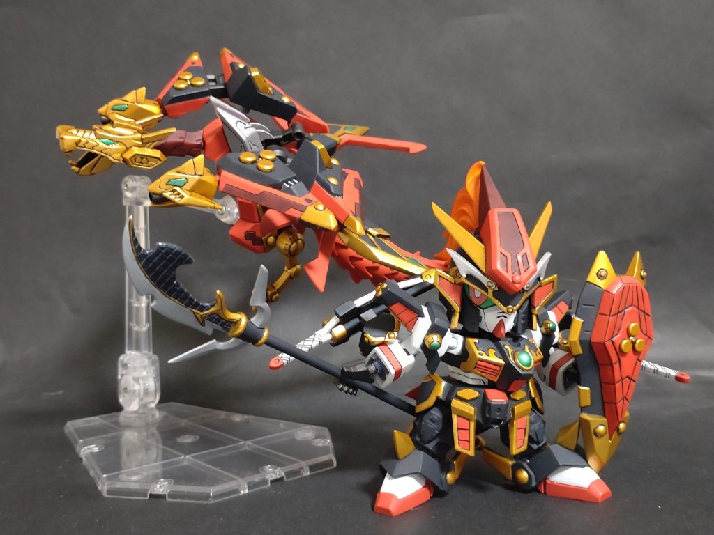 ・非道羅(ヒドラ)の羽織大出伊亜に従う三つ首竜の姿をした物の怪。高速で飛行し、それぞれの口から怪光線を放つ。いつかの時代に討伐された闇の怪物の魂が宿っていると言われているが……