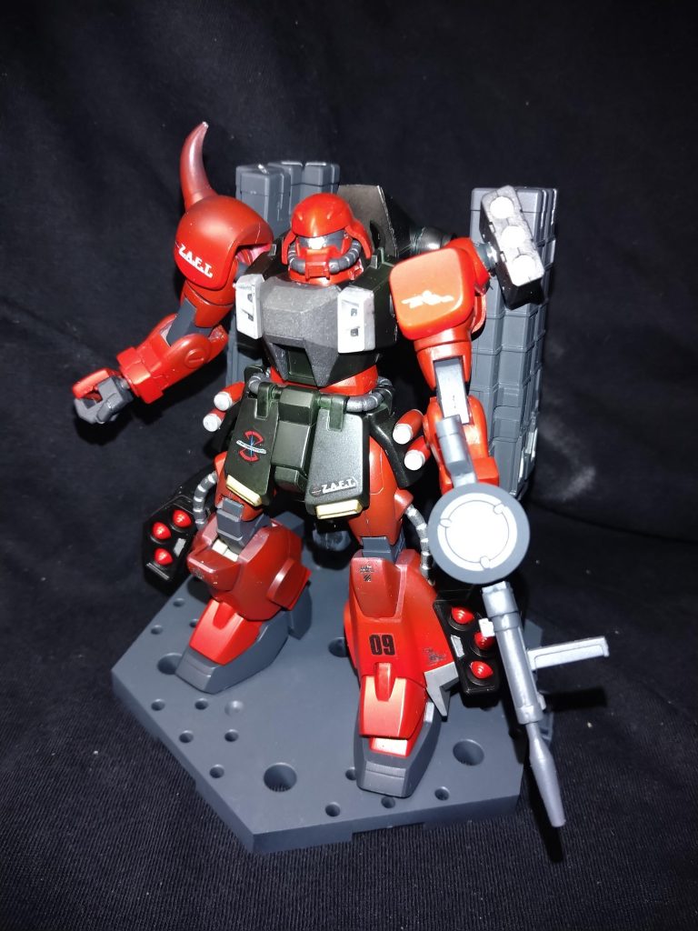 後ろのバックパックのランチャーは、収納状態ができるようにしました。