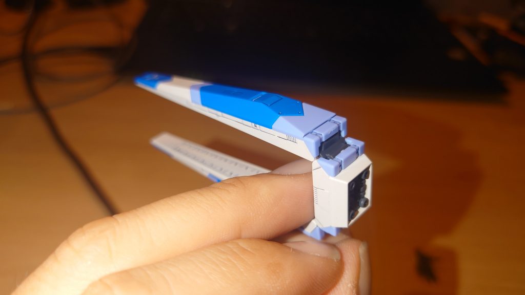 ファンネル作り込みがすごい。が、ライトユーザーには6個作るだけでも大変でしたｗHGネオジオングの腕とか、MGFAユニコーンのガトリングとか作ったことありますが、それに通ずる苦行でした。こういう複数個同じものを塗装したり合わせ目消ししたりする人の集中力尊敬します。