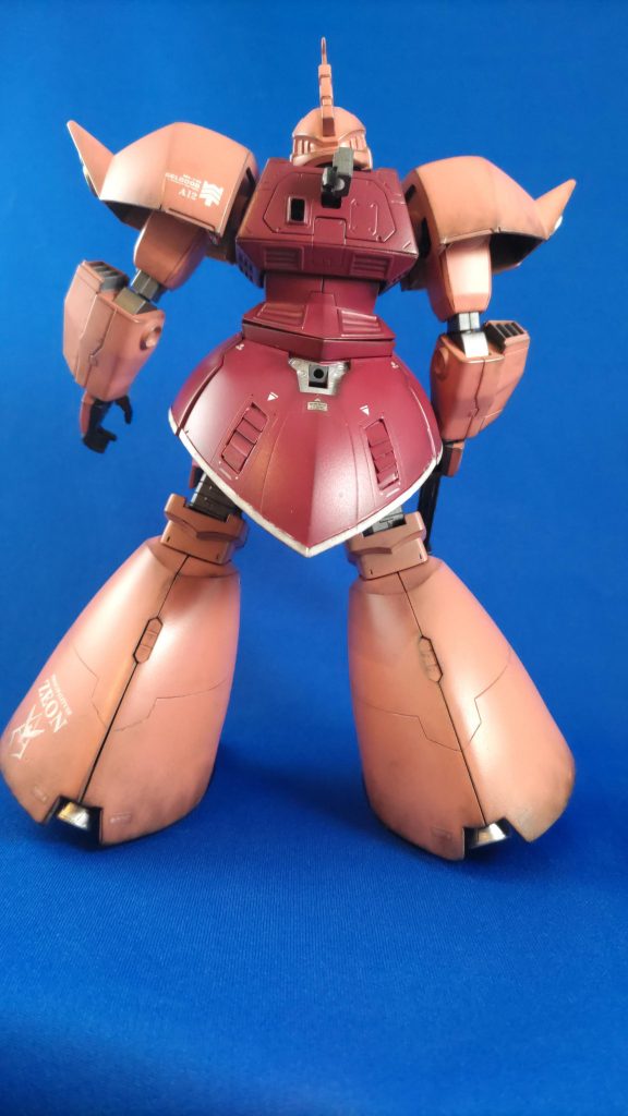 脚部:裾が短かったので1,5cm延長しシャコタンに。センターからバーニアを魅せる!