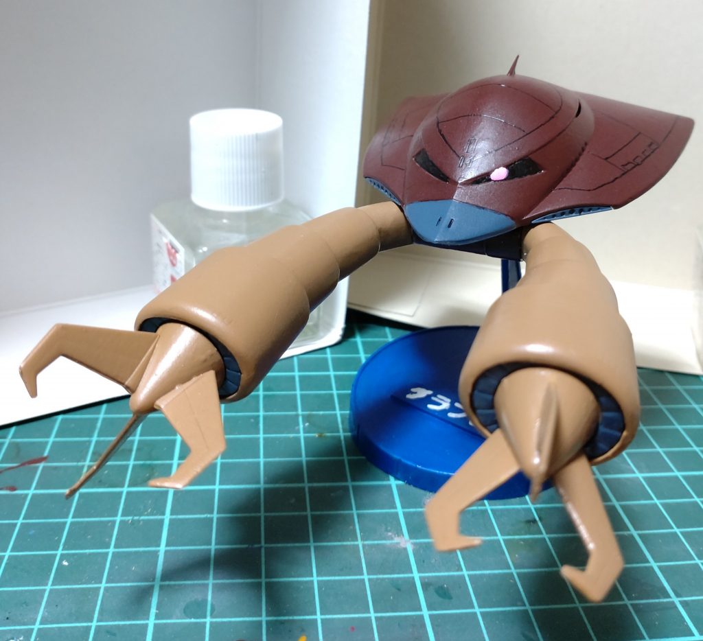 ［グワっ！］って感じで。両腕を上げるとかなりのボリューム。