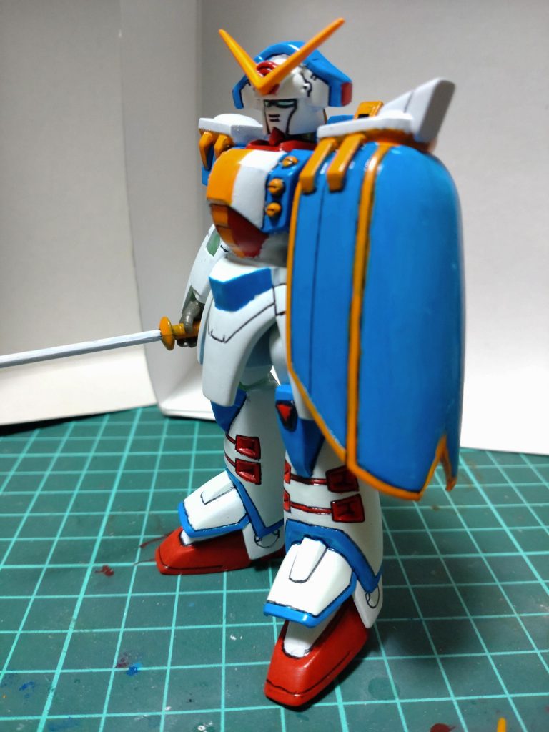 昔から模型屋に積まれてるイメージがありまして、プラス200円でよりギミックの凝った、1/144が買えるので、このキットの存在意義はあるのか、子供の頃から疑問でした(笑)