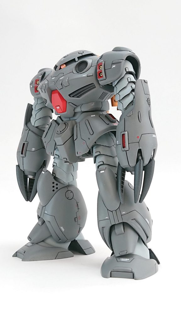 腰アーマーの在るか分からないモールは一度削って無くし、プラ板で自己主張🎵腰部が細身に見えたのでダクトも追加してボリュームアップしました。